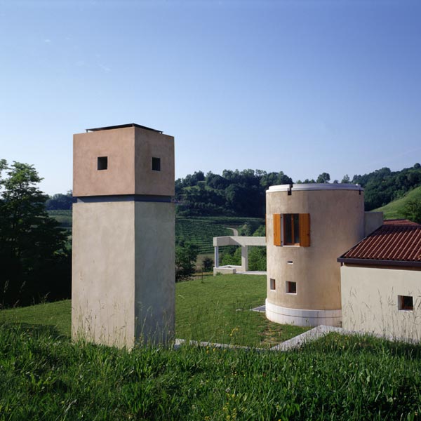 Architettiriccival_House on a plateau